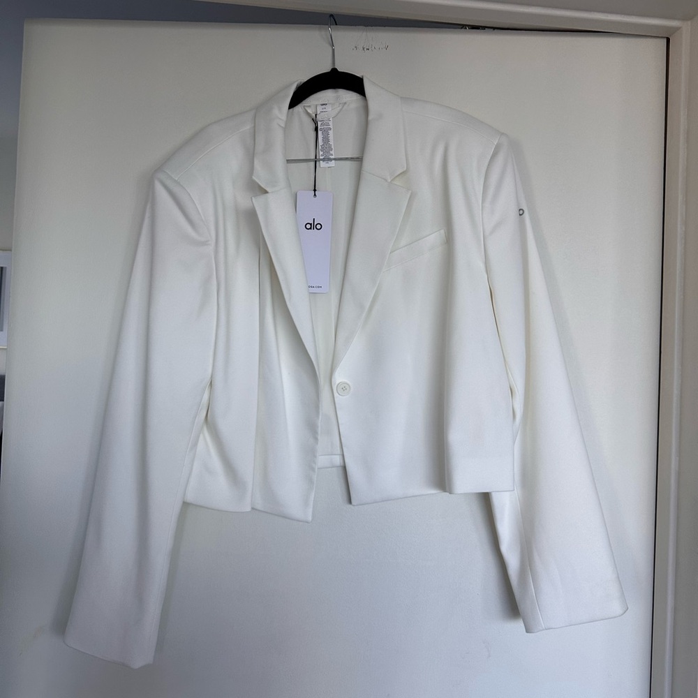 NEW!! NWT ALO Women's White Cropped Blazer - Picture 2 of 5